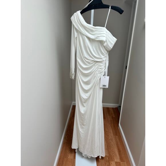 NEW Mac Duggal 12231 White Beaded Cuff Drop Shoulder Faux Wrap Gown size 6 - Picture 4 of 11